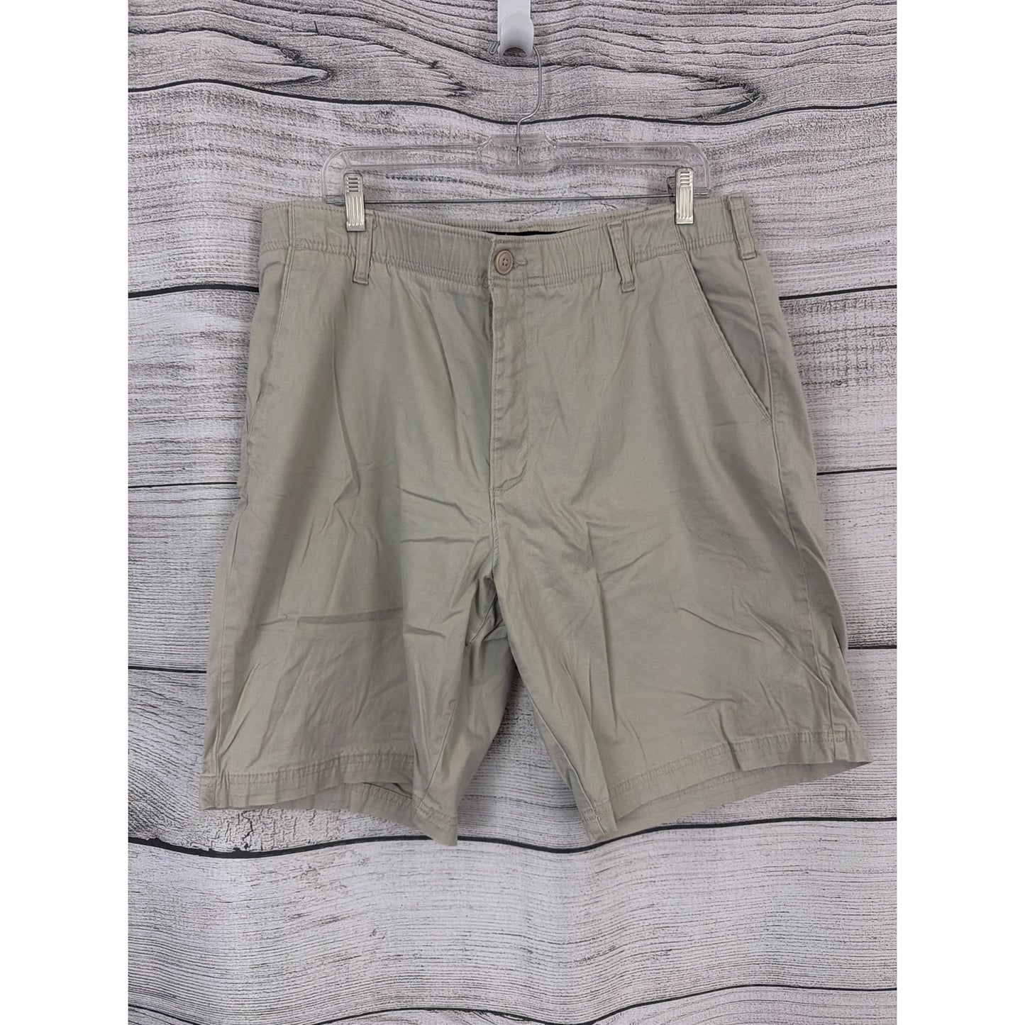 Mens Lee Extreme Comfort Khaki Shorts Size 38