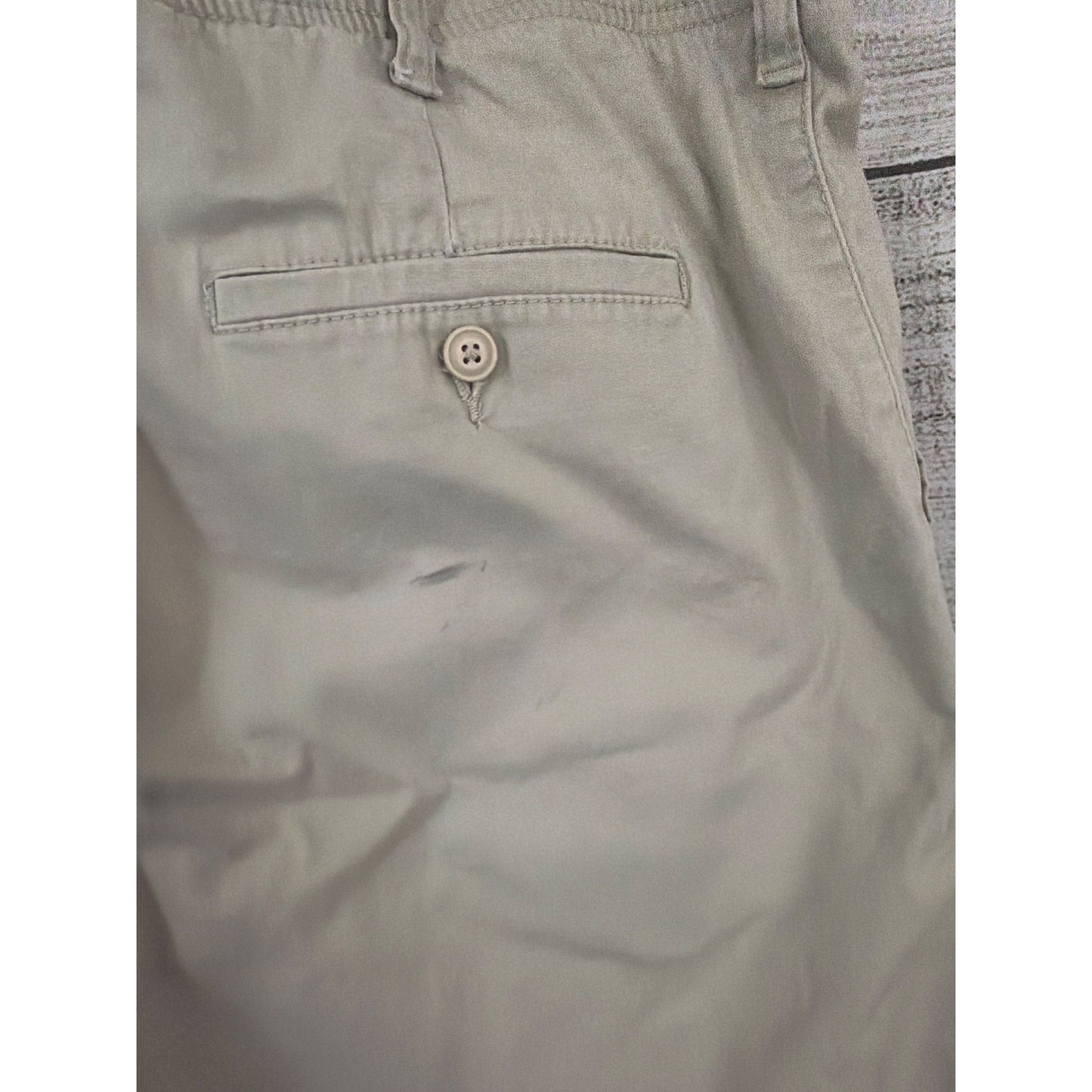 Mens Lee Extreme Comfort Khaki Shorts Size 38