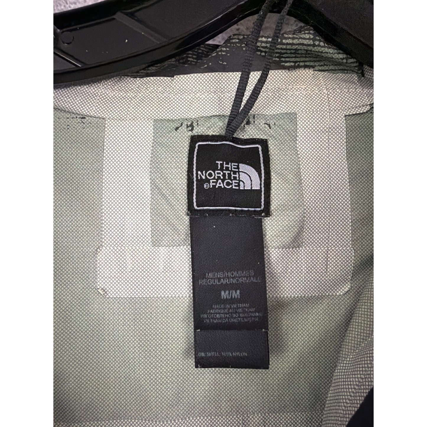 Mens The North Face HyVent DT Black Hooded Waterproof Jacket Size M
