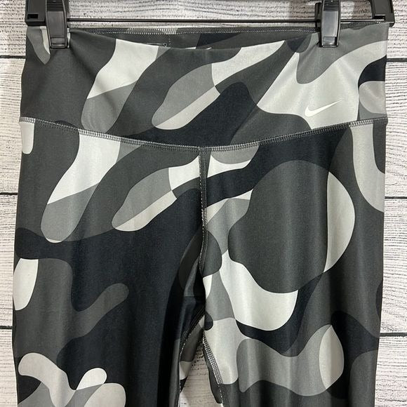 NWOT Nike Dri Fit One Legend Camo Leggings Size M