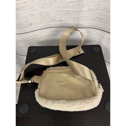 Lululemon Everywhere Belt Bag Sherpa Fleece