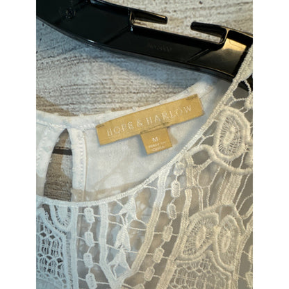 Hope & Harlow Sleeveless Top With Lace Detail Size M