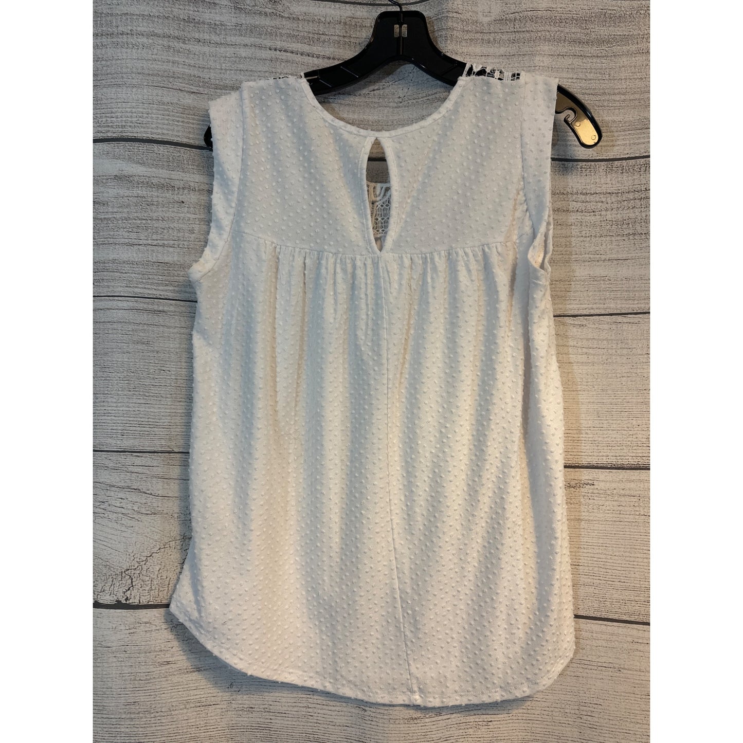 Hope & Harlow Sleeveless Top With Lace Detail Size M