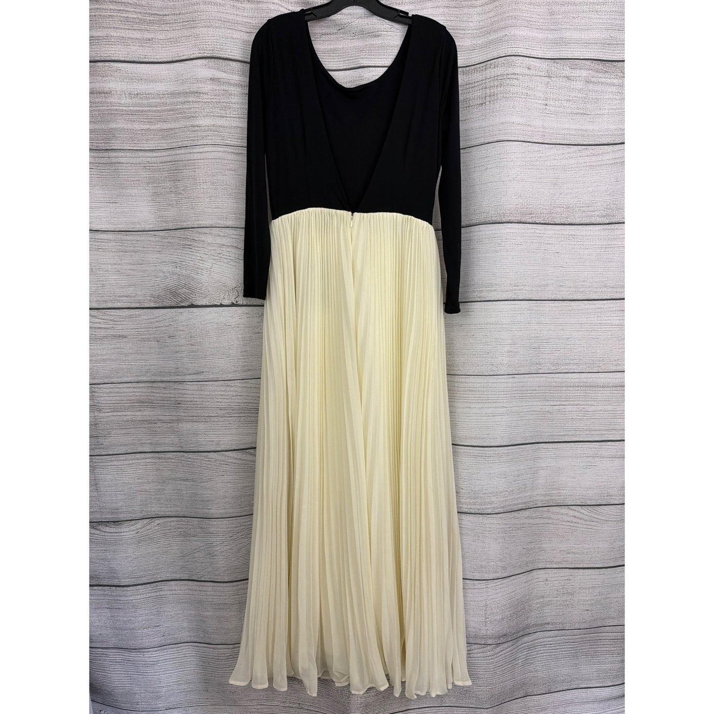 NWT KNT By Kova & T Black & Cream Long Sleeve Maxi Dress With Pleated Skirt L