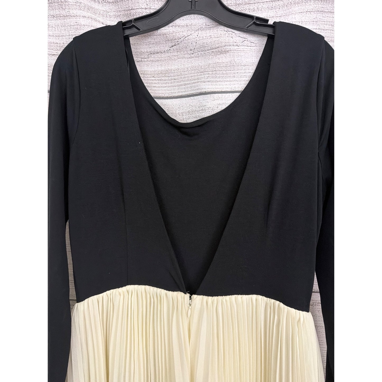 NWT KNT By Kova & T Black & Cream Long Sleeve Maxi Dress With Pleated Skirt L
