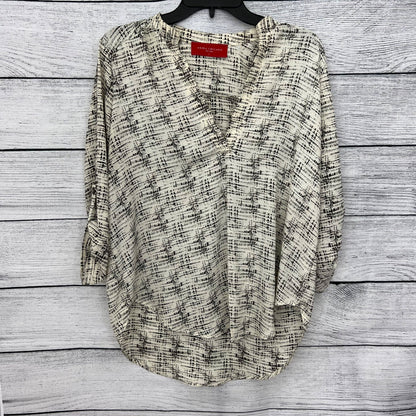Akira V-Neck Blouse Woven 3/4 Sleeve Button Cuff Textured Print Loose Fit, Size M