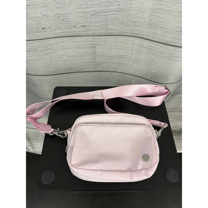NWOT Lululemon Everywhere Crossbody Bag 2L