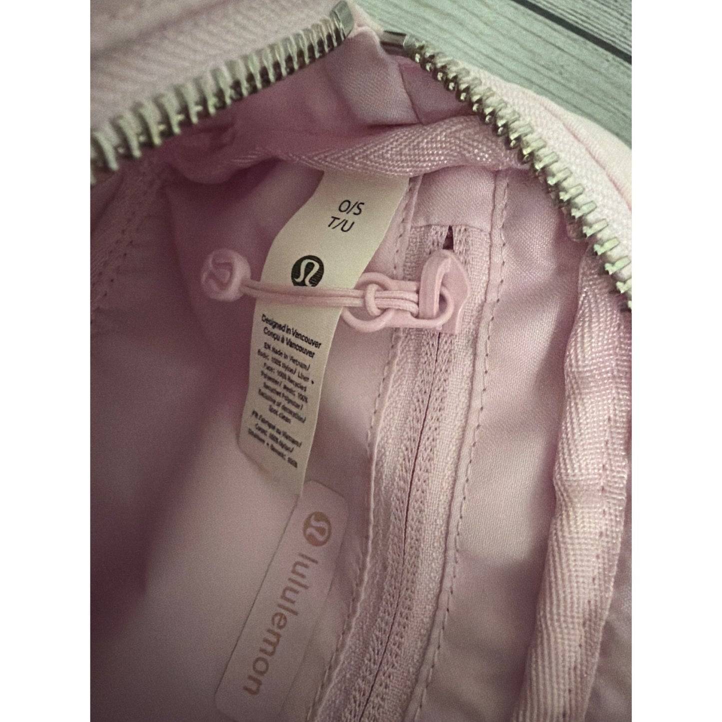NWOT Lululemon Everywhere Crossbody Bag 2L