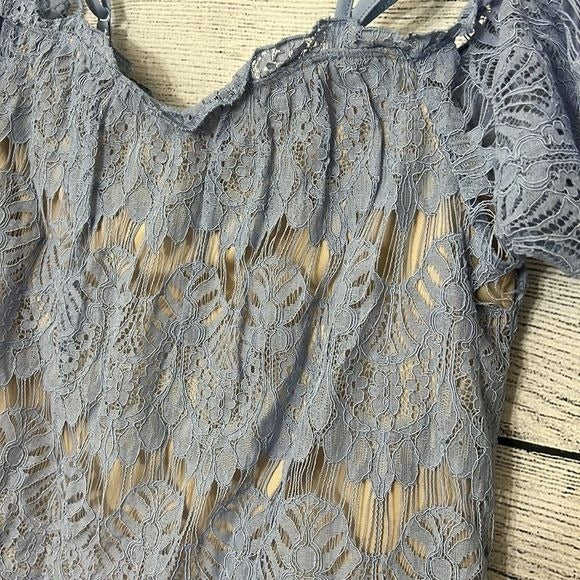 NWT Blue Rain Blue Lace Off-Shoulder Top Size M