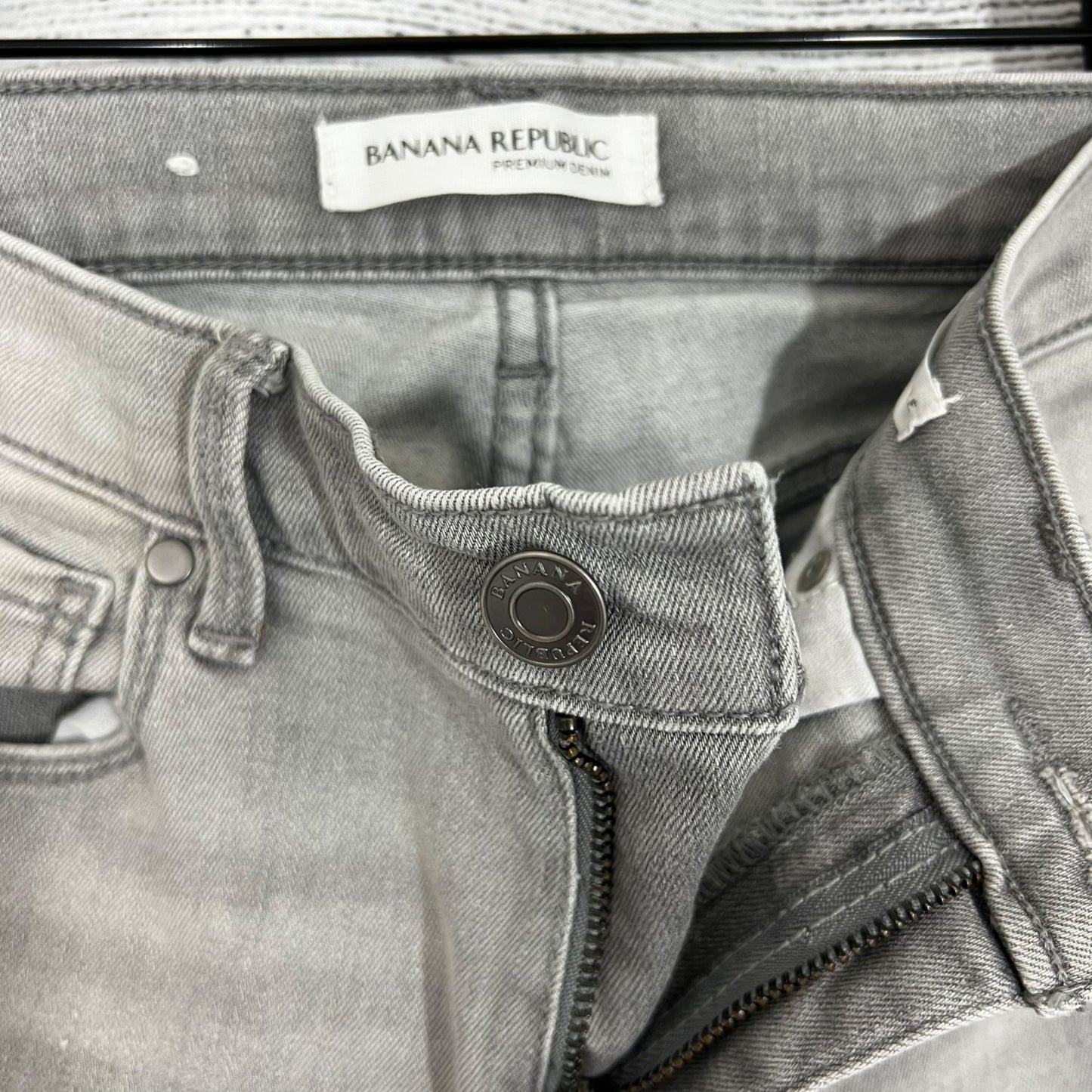 NWOT Banana Republic Skinny Ankle Grey Jeans