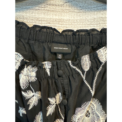 Who What Wear Black Floral Button Off-Shoulder Top XS