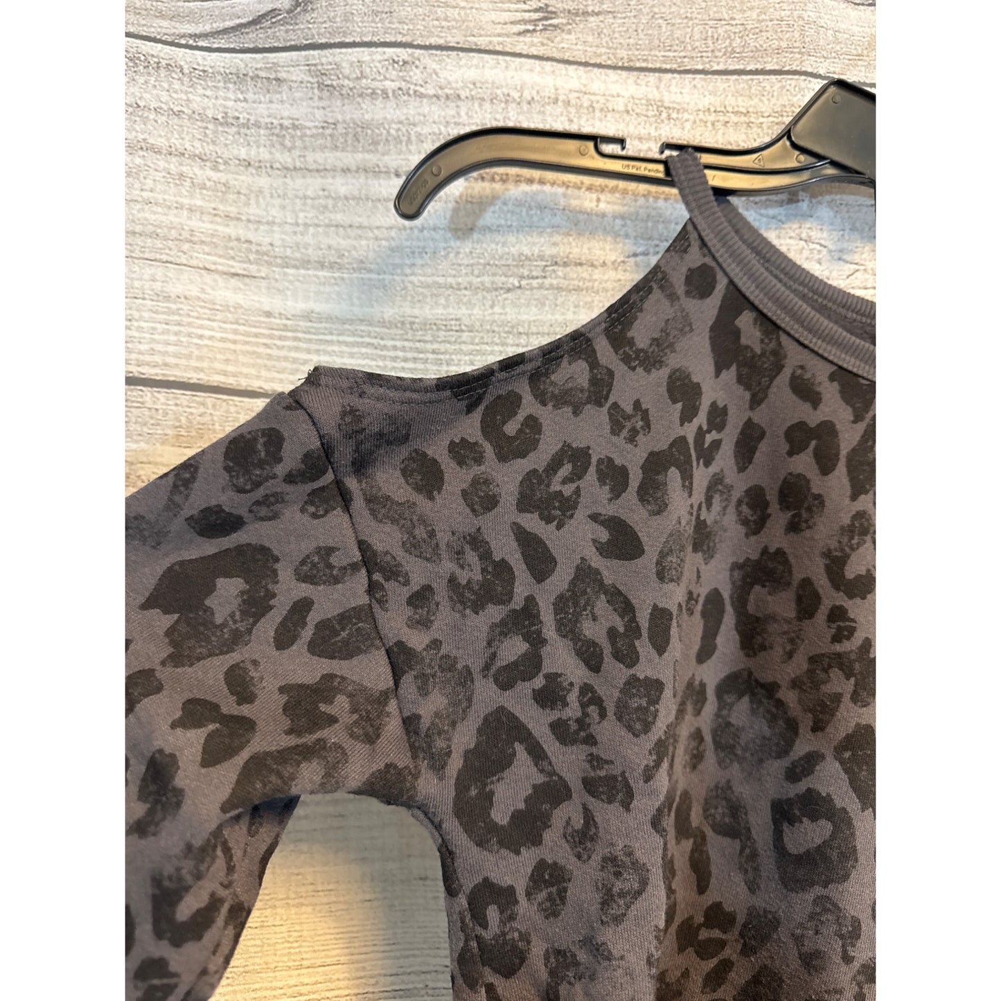 Aqua Single Cold Shoulder Animal Print Sweater Size M