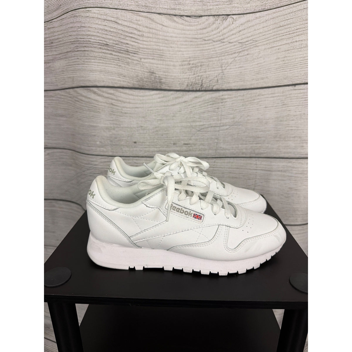 Reebok Classic Leather Sneakers White Size 7.5