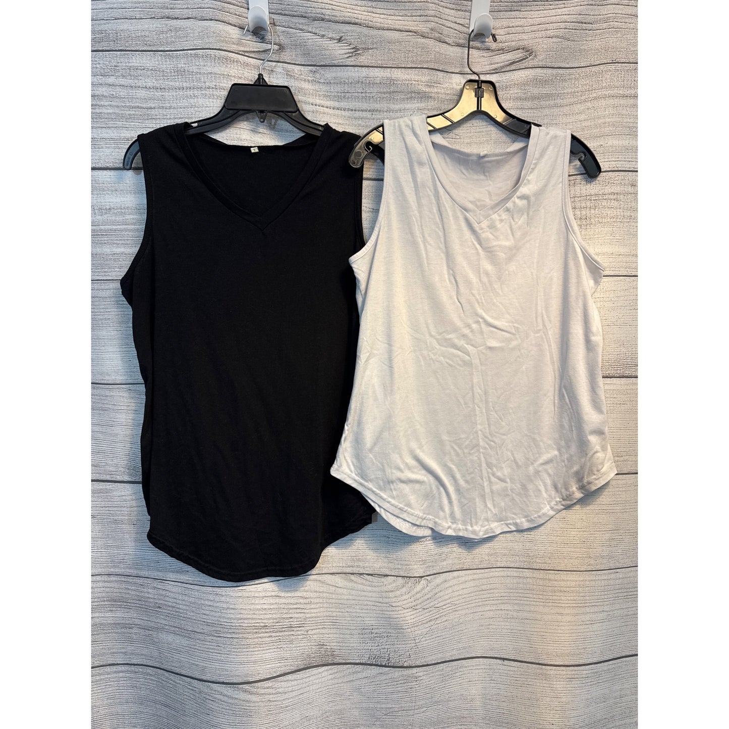 Set Of 2 Womens Sleeveless V-Neck Tops Black & White Size L