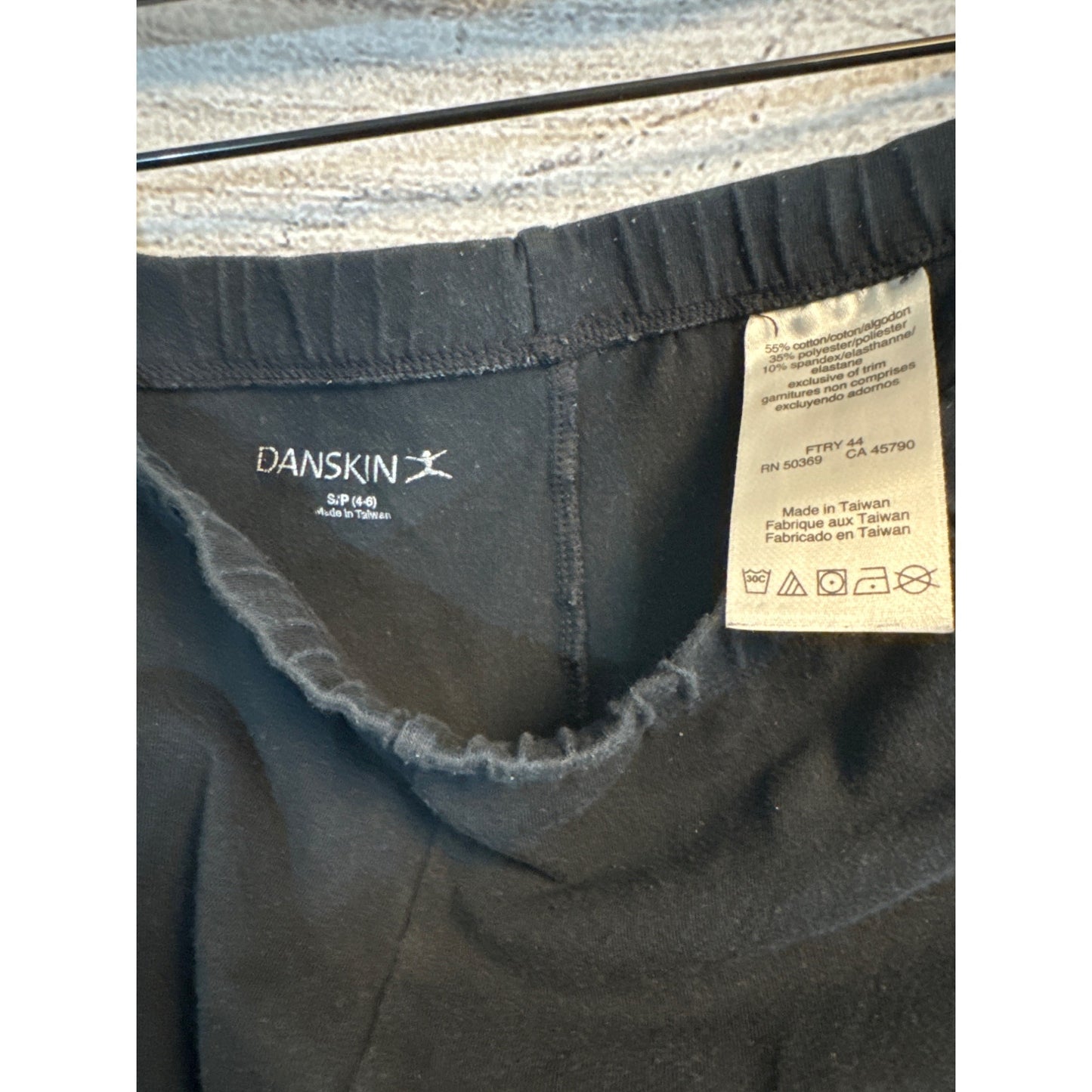 Danskin Basic Black Leggings S/P (4-6)