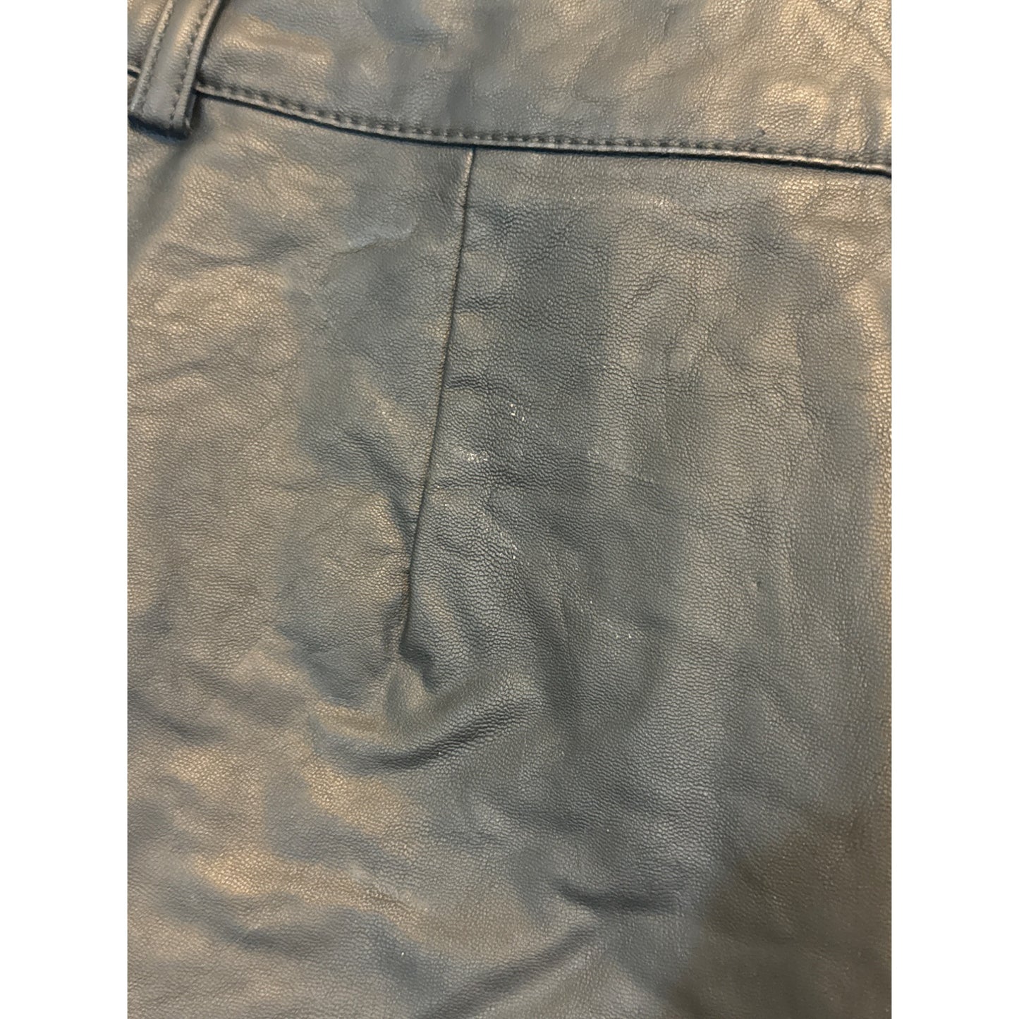 Forever 21 Essentials Faux Leather Shorts Size 2
