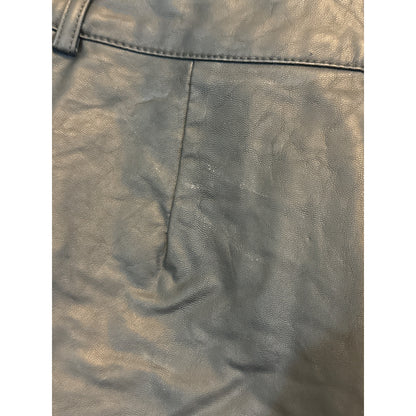 Forever 21 Essentials Faux Leather Shorts Size 2