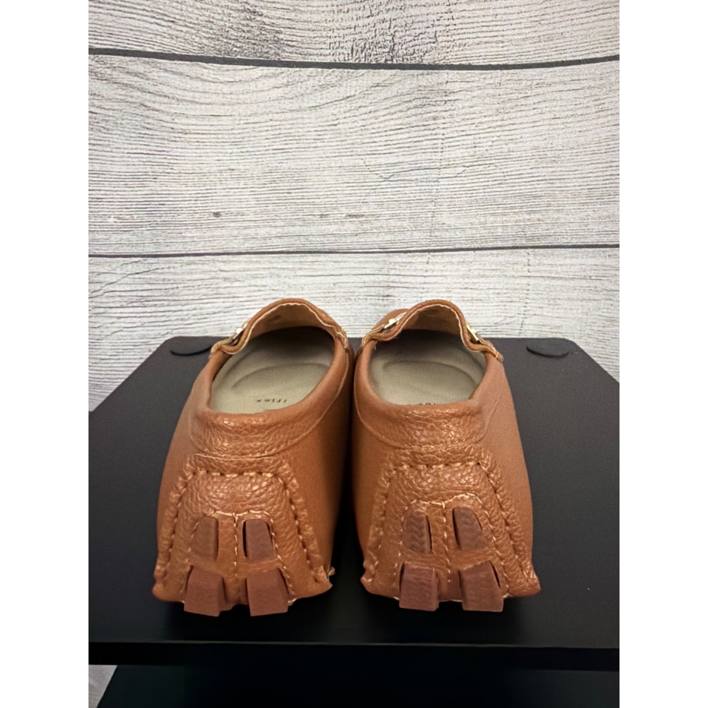 NWOT Anne Klein Silvee Cognac Loafers With Chain Detail Size 8