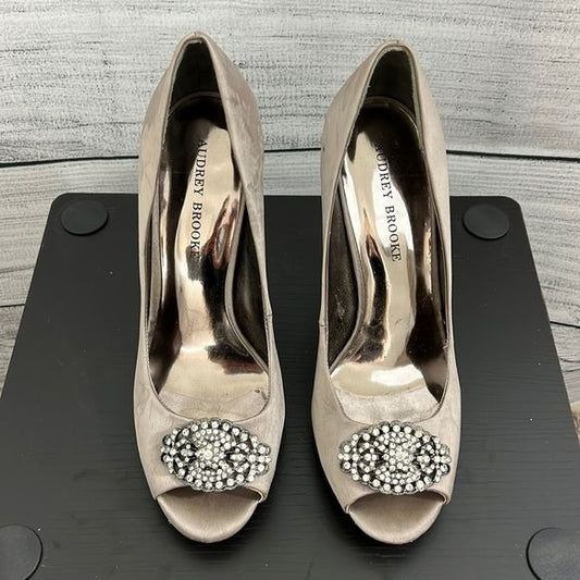 Silk sparkly pumps