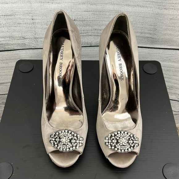 Silk sparkly pumps