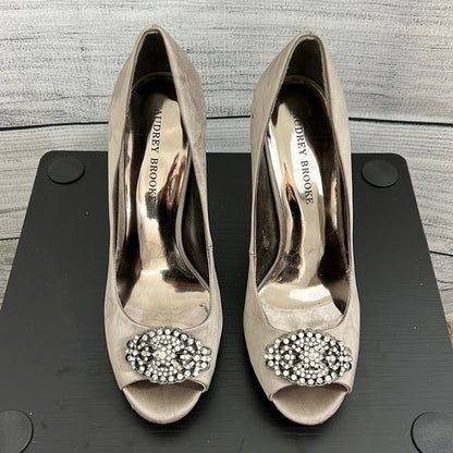 Silk sparkly pumps