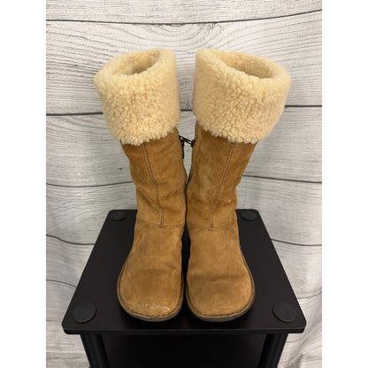 UGG Karyn Cuff Sheepskin Boot Size 8