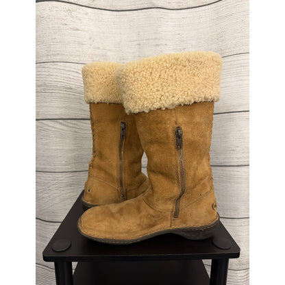 UGG Karyn Cuff Sheepskin Boot Size 8