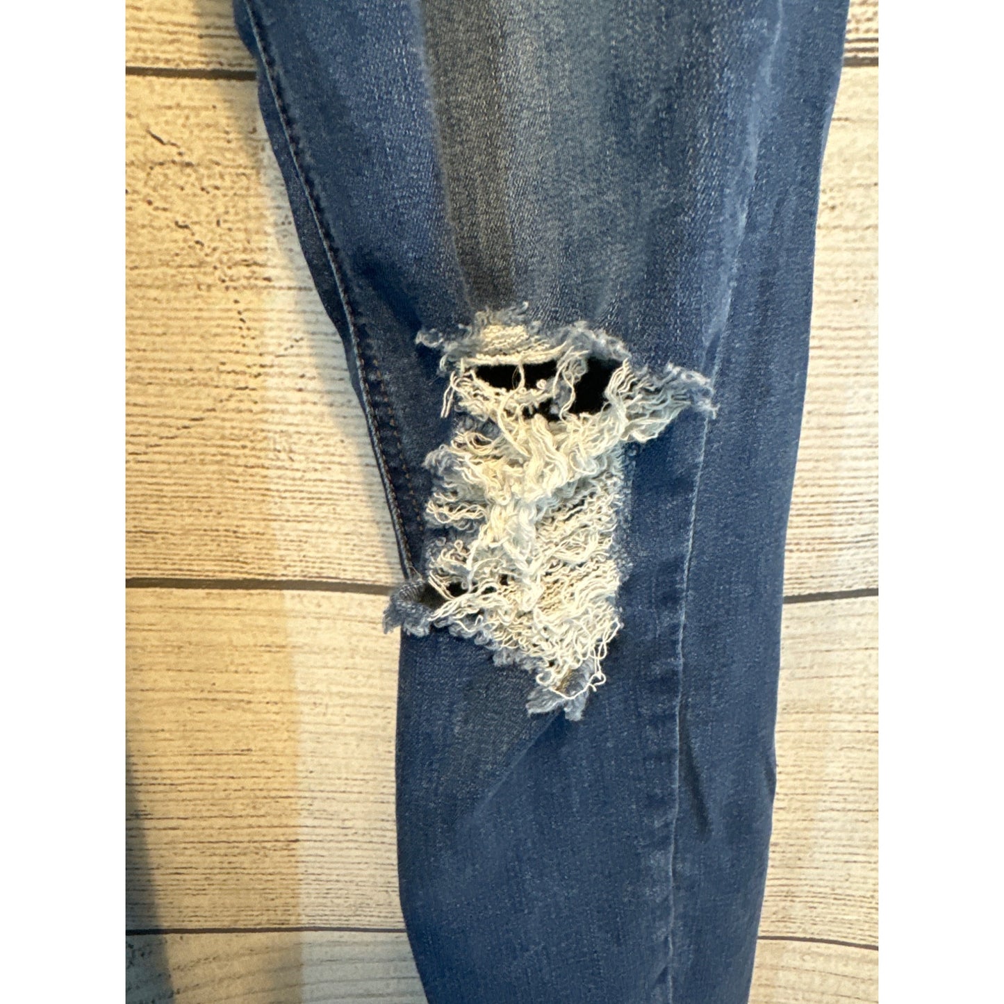 Just USA Distressed Knees Skinny Jeans Size 4