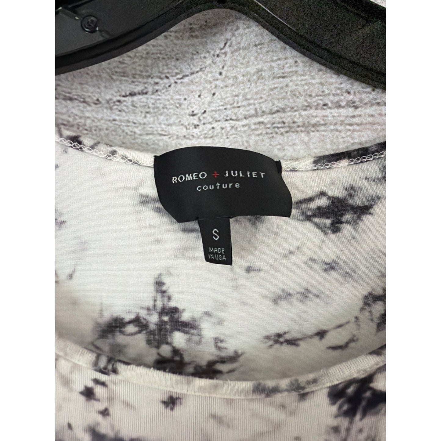 Romeo + Juliet Couture Tie-Dye Bell Sleeve Top W/ Lace Trim Size S