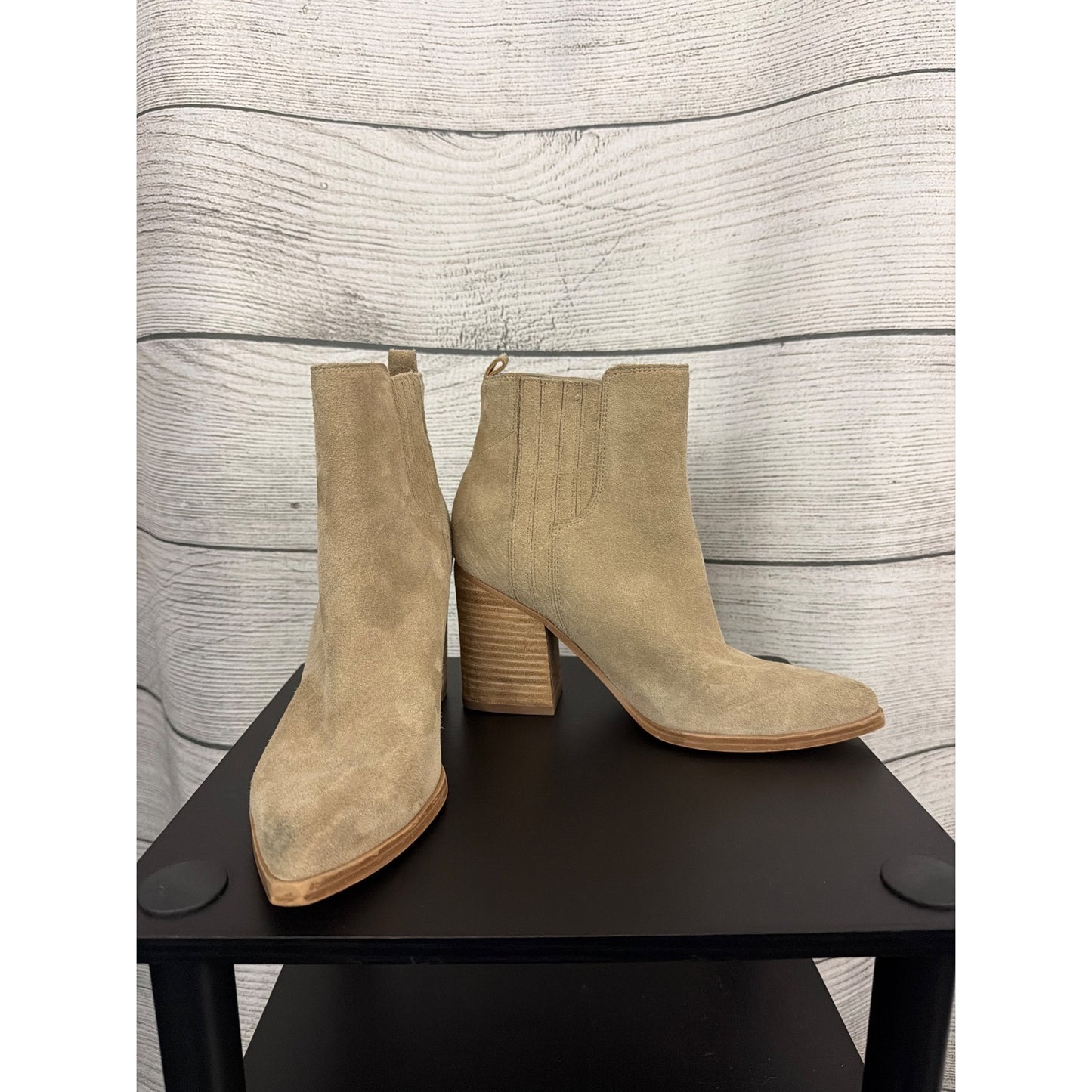 Marc Fisher Oshay Natural Suede Pointed Toe Heel Bootie Boot Size 7.5
