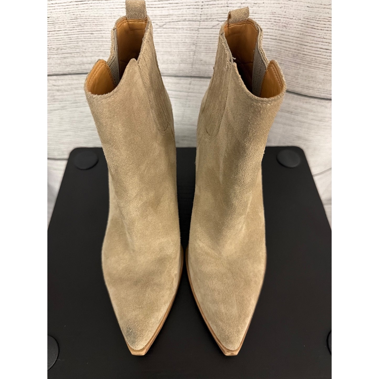 Marc Fisher Oshay Natural Suede Pointed Toe Heel Bootie Boot Size 7.5