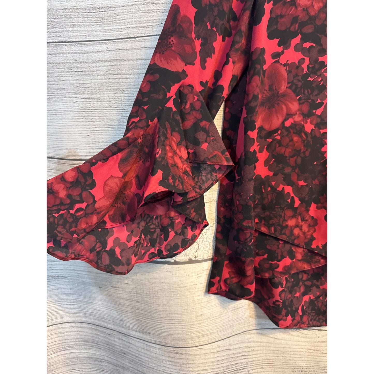 Vince Camuto Red & Black Floral Bell Sleeve Blouse V-Neck Layered Ruffle Top Size S